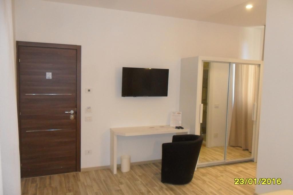 Location Lory Hotel Busto Arsizio Luaran gambar