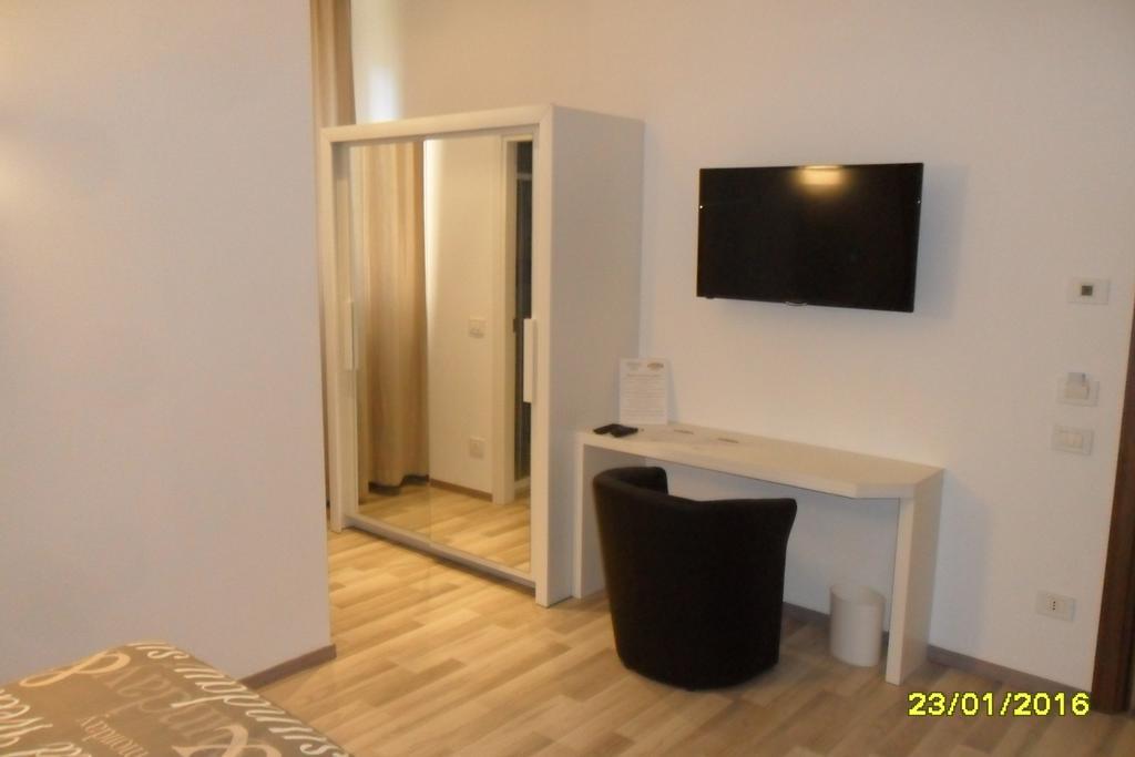 Location Lory Hotel Busto Arsizio Luaran gambar